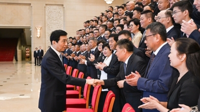 扬子江药业集团董事长徐浩宇获“优秀中国特色社会主义事业建设者”称号